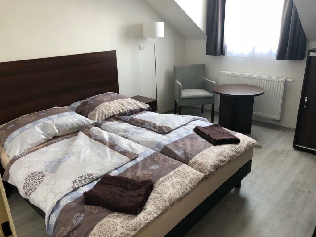 Trebon Apartman 2+Kk Buitenkant foto